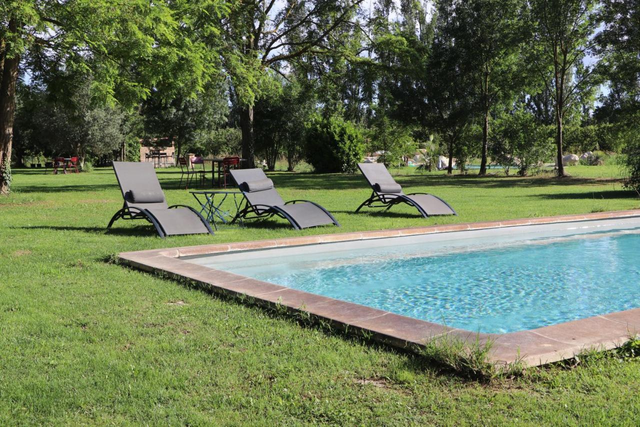 Le Mas Des Cerisiers Jacuzzi Et Sauna Inclus Pour Tous Les Logements Avignon Kültér fotó