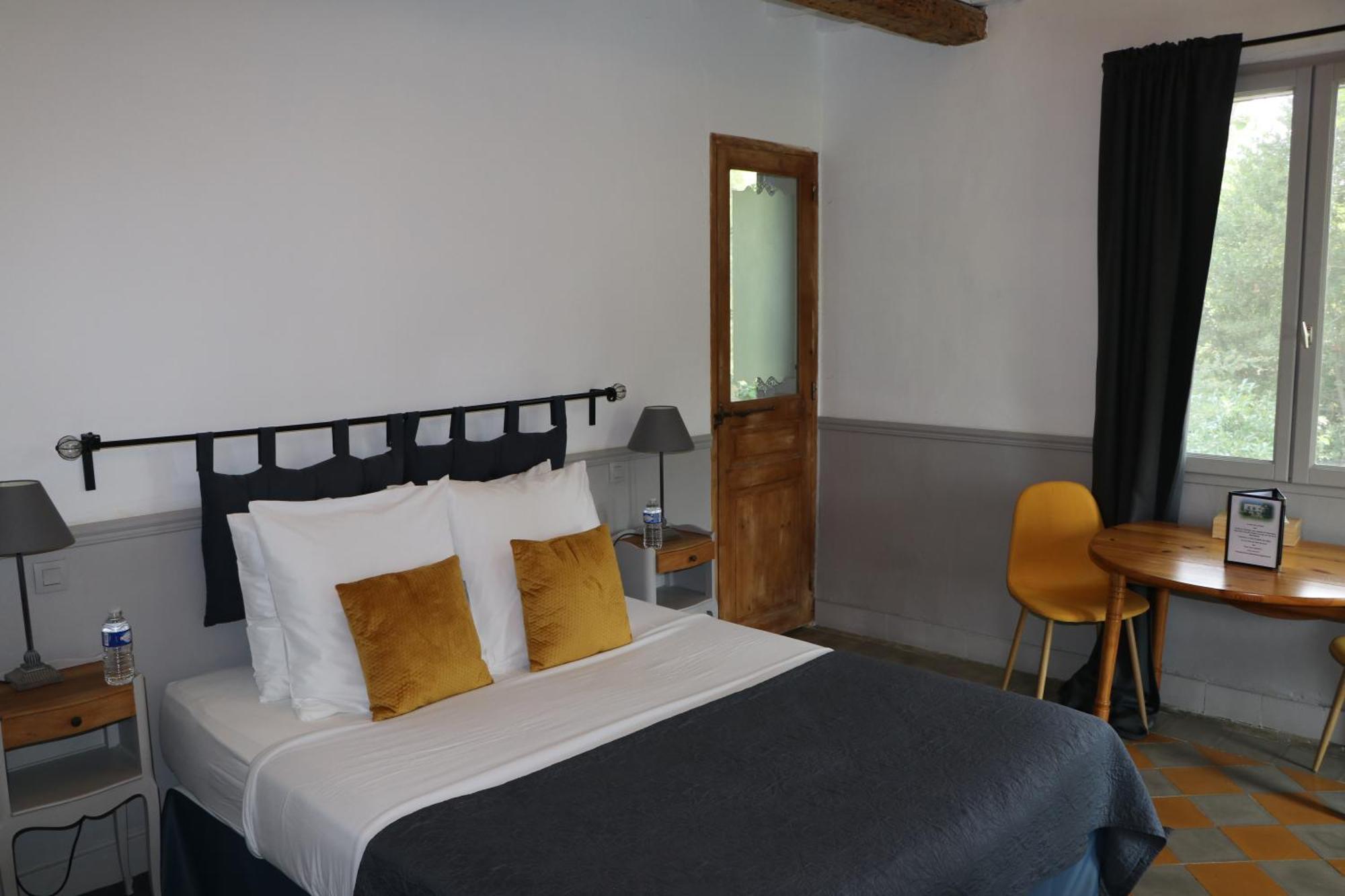 Le Mas Des Cerisiers Jacuzzi Et Sauna Inclus Pour Tous Les Logements Avignon Kültér fotó