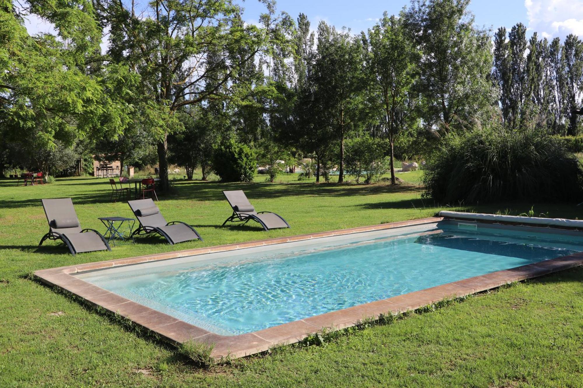Le Mas Des Cerisiers Jacuzzi Et Sauna Inclus Pour Tous Les Logements Avignon Kültér fotó